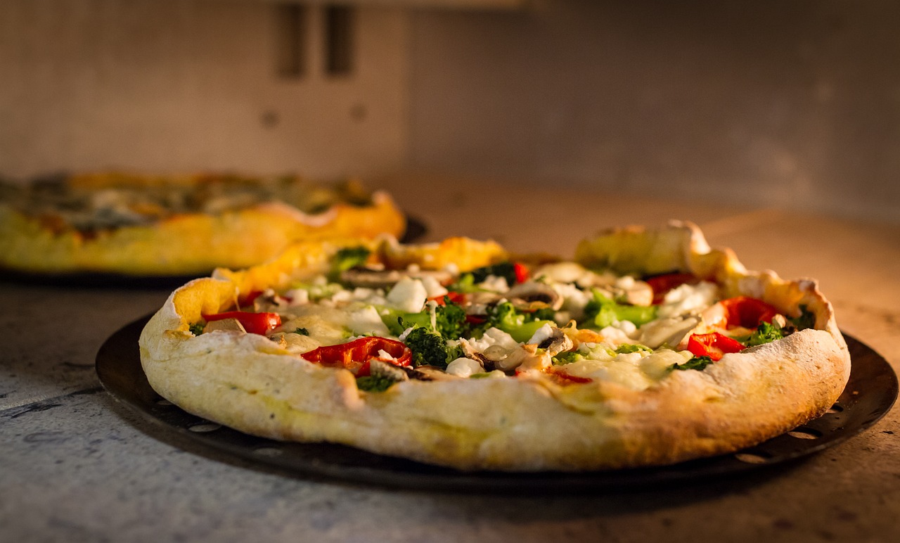 Fascynująca Historia Pizzy: Skąd Pochodzi Ten Kulinarny Fenomen?