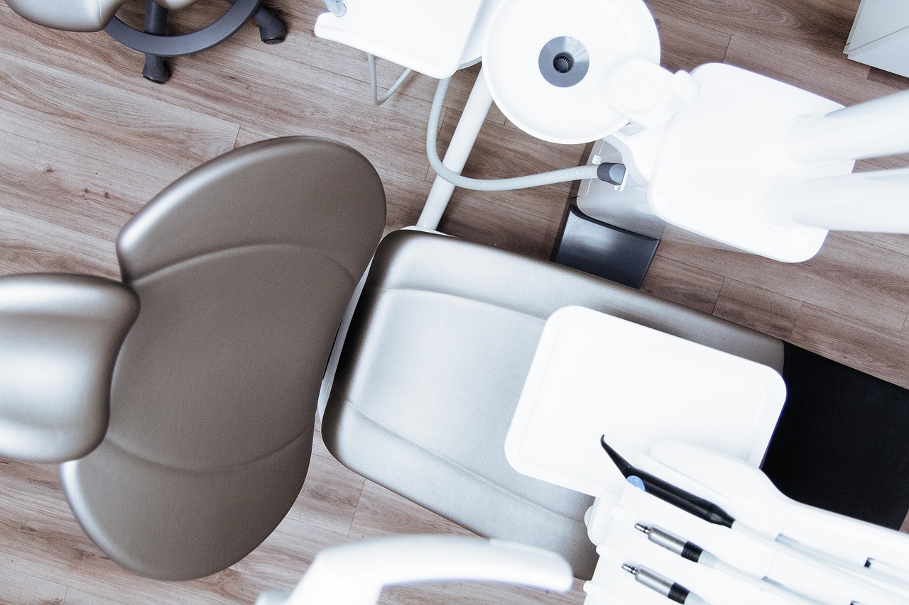 Jak skutecznie leczyć zęby: porady i najlepsze metody dentystyczne